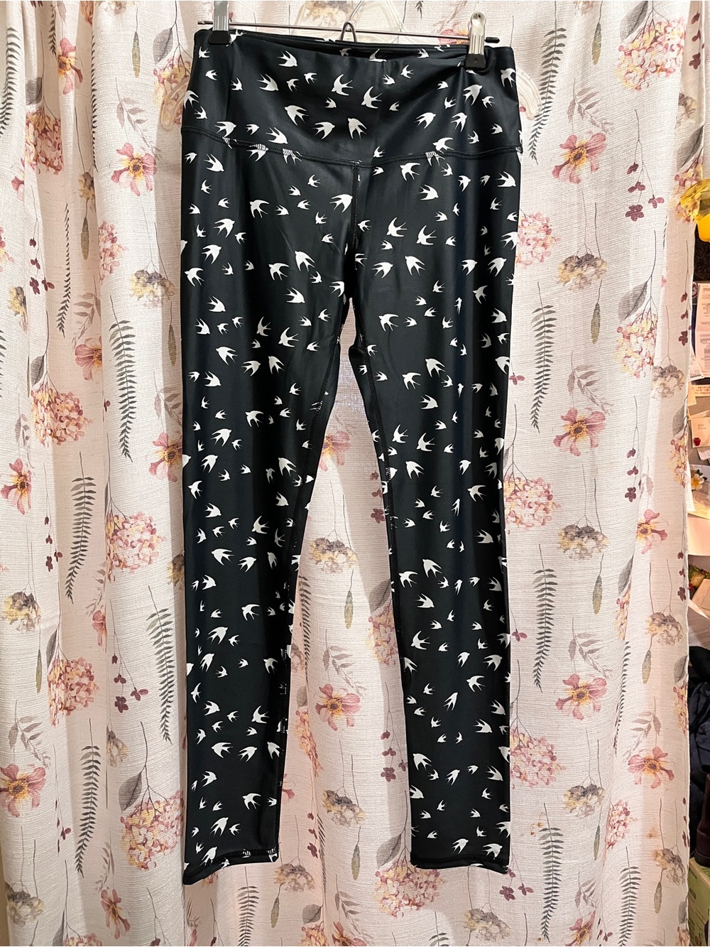 Noli Black Leggings with White Bird Motif